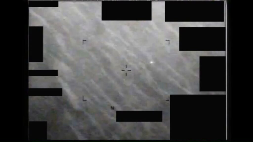 DOW-UAP-PR098のDVIDS公式映像 約211秒地点