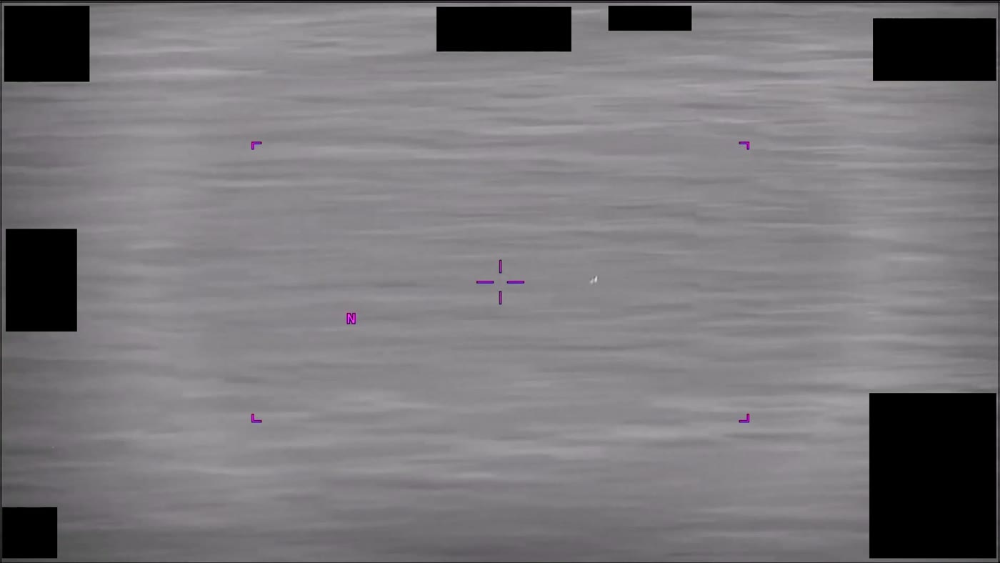 DOW-UAP-PR102のDVIDS公式映像 約7秒地点
