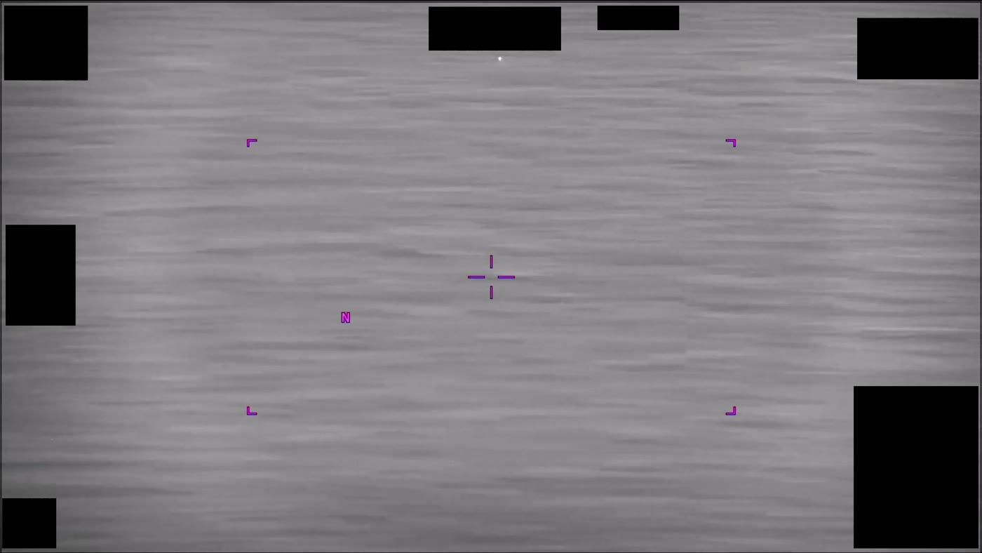 DOW-UAP-PR102のDVIDS公式映像 約18秒地点