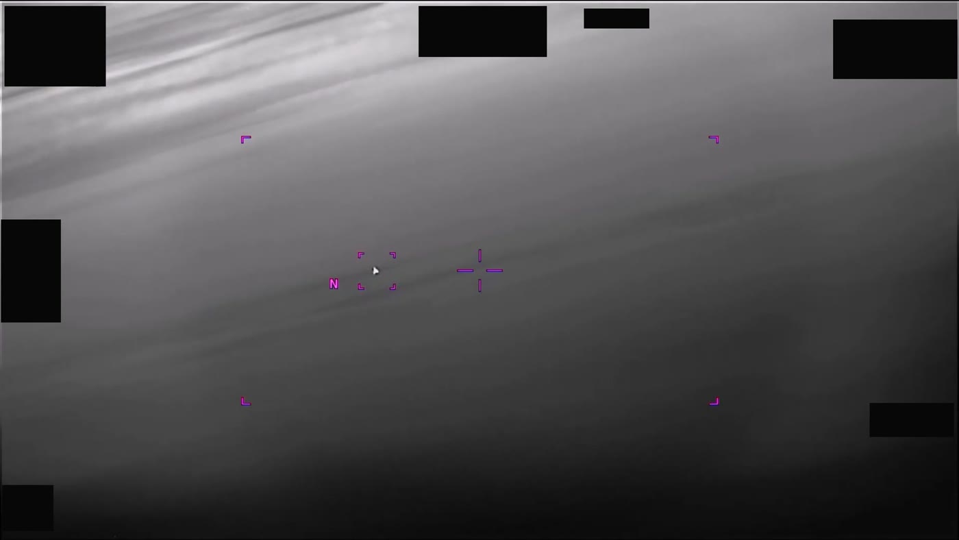 DOW-UAP-PR103のDVIDS公式映像 約15秒地点