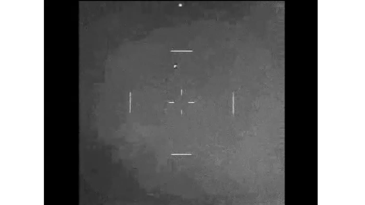 DOW-UAP-PR106のDVIDS公式映像 約2秒地点
