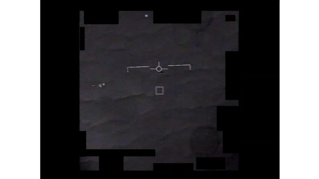 DOW-UAP-PR107のDVIDS公式映像 約4秒地点