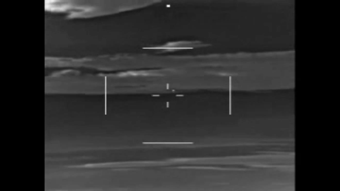DOW-UAP-PR109のDVIDS公式映像 約10秒地点