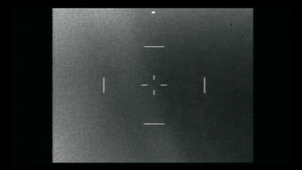 DOW-UAP-PR110のDVIDS公式映像 約4秒地点