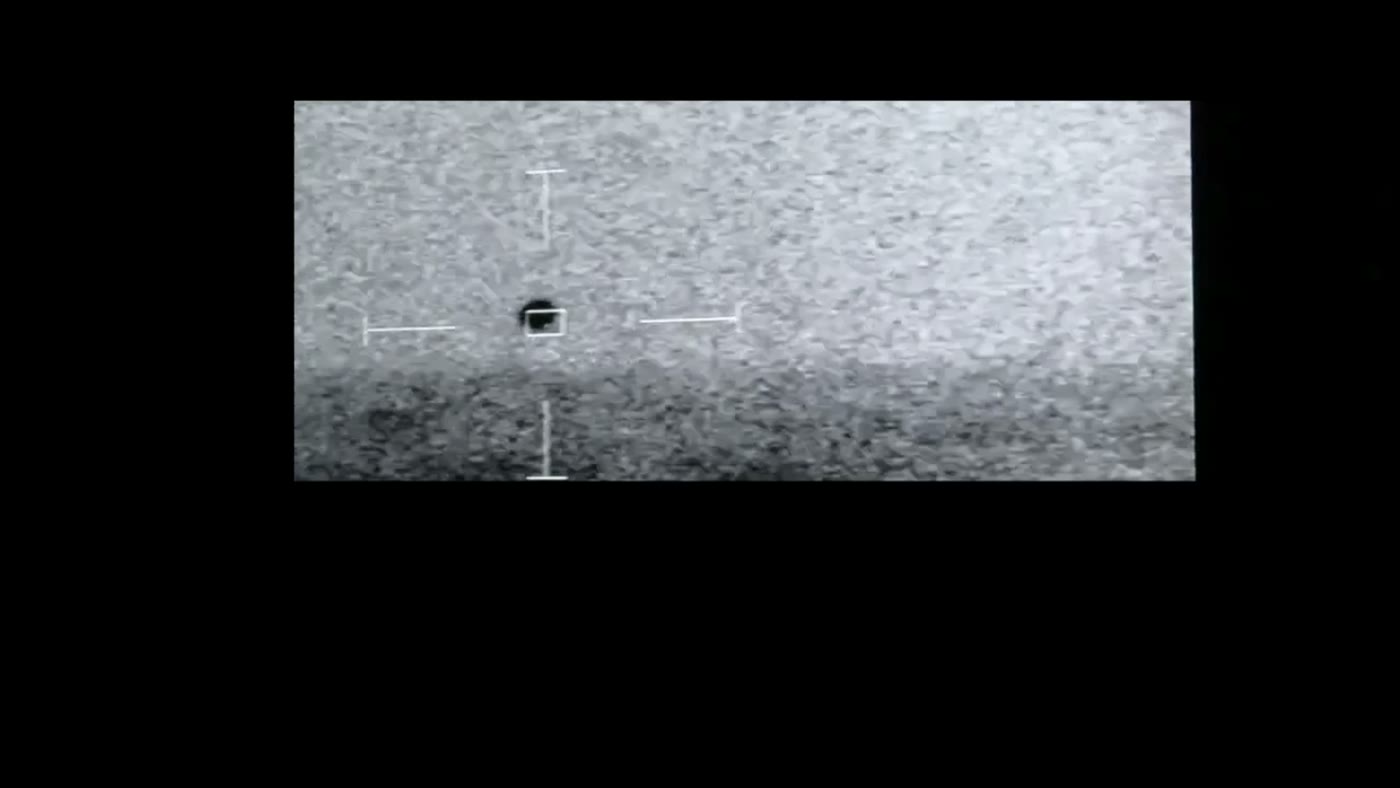 DOW-UAP-PR124のDVIDS公式映像 約10秒地点