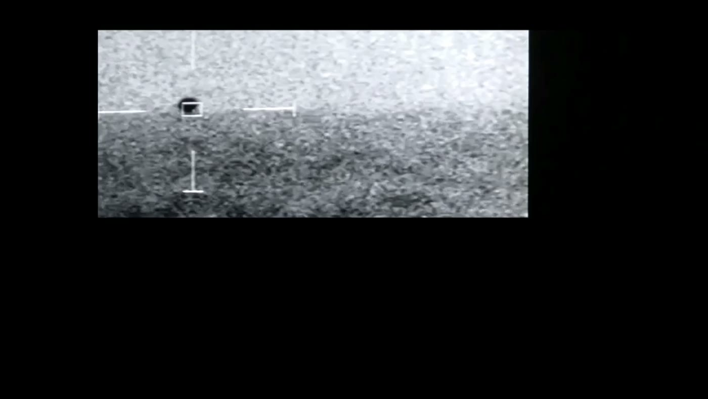 DOW-UAP-PR124のDVIDS公式映像 約26秒地点