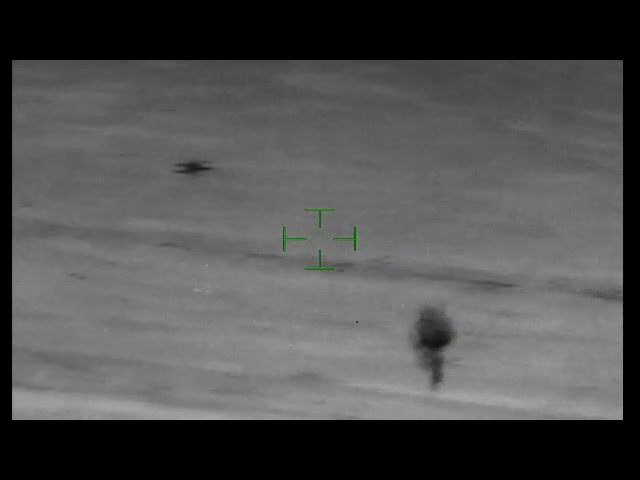 アル・タカダム基地上空を漂うクラゲ状UAP