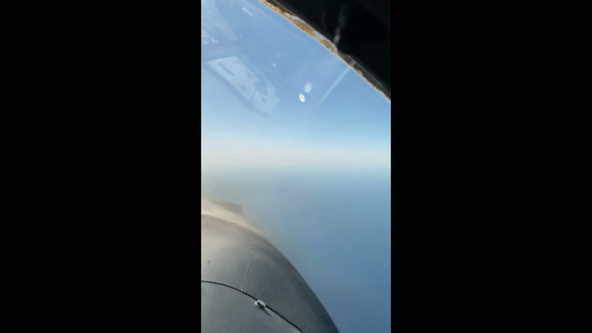 米海軍戦闘機コックピットから見た2021年フライバイ映像