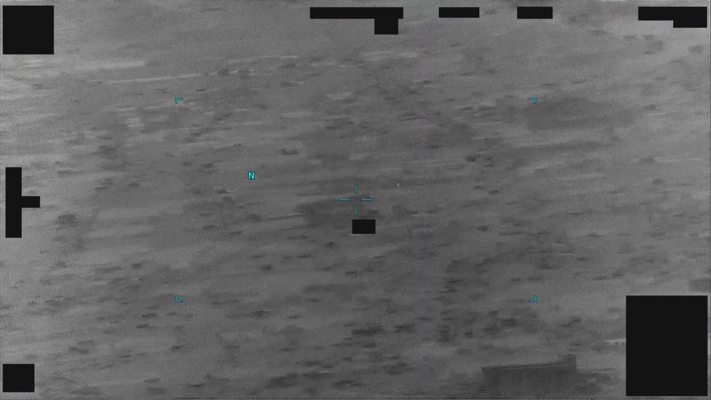 DOW-UAP-PR021のDVIDS公式映像 約2秒地点