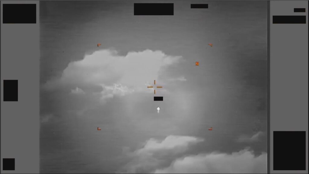 DOW-UAP-PR028のDVIDS公式映像 約13秒地点