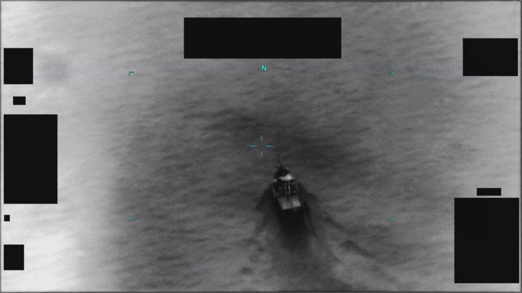 DOW-UAP-PR037のDVIDS公式映像 約1秒地点