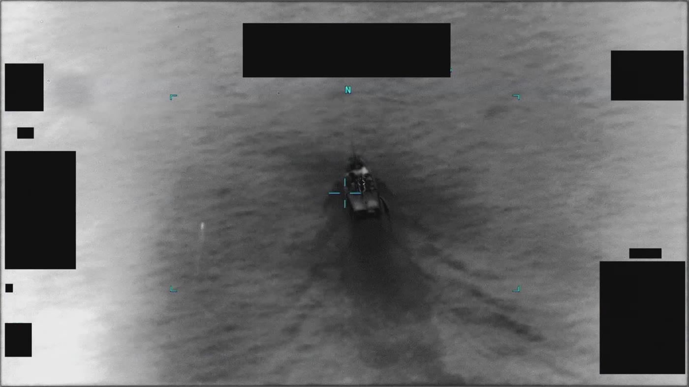 DOW-UAP-PR037のDVIDS公式映像 約7秒地点
