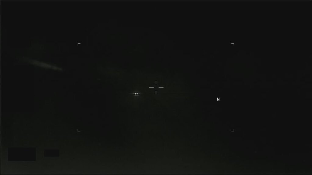 DOW-UAP-PR049のDVIDS公式映像 約21秒地点