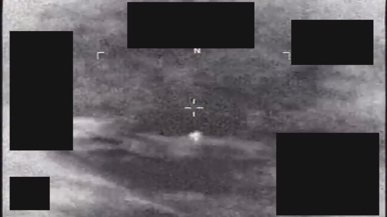 DOW-UAP-PR051のDVIDS公式映像 約241秒地点