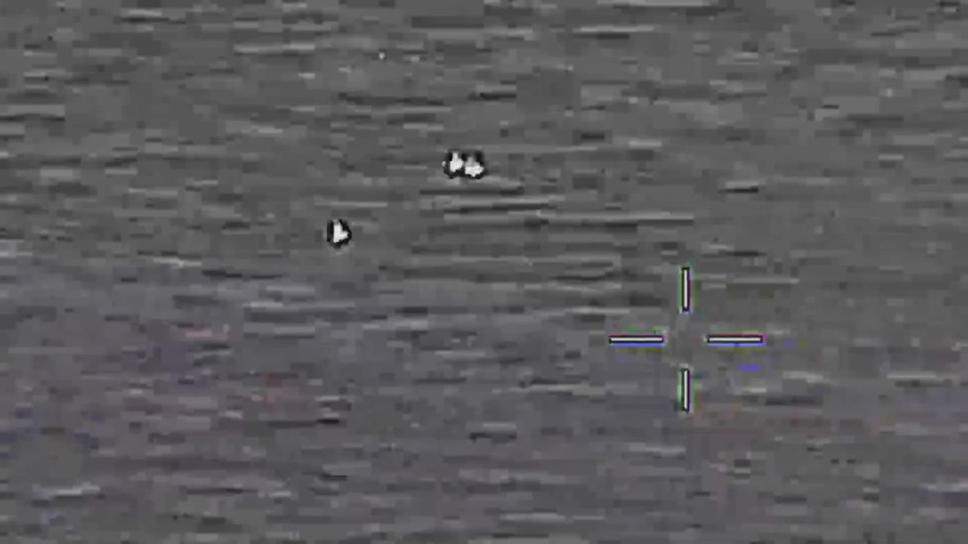 DOW-UAP-PR052のDVIDS公式映像 約99秒地点