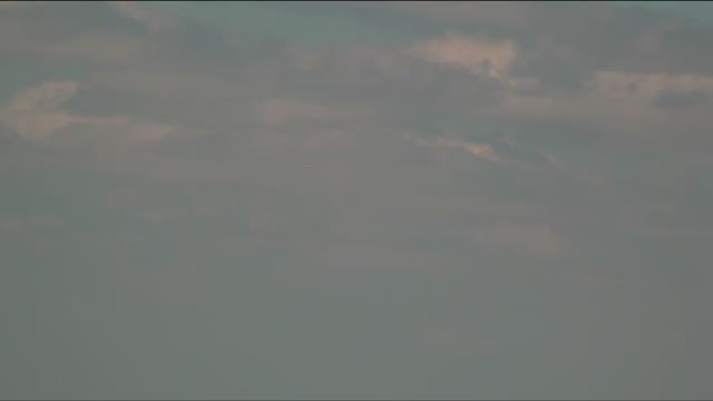 DOW-UAP-PR065のDVIDS公式映像 約7秒地点