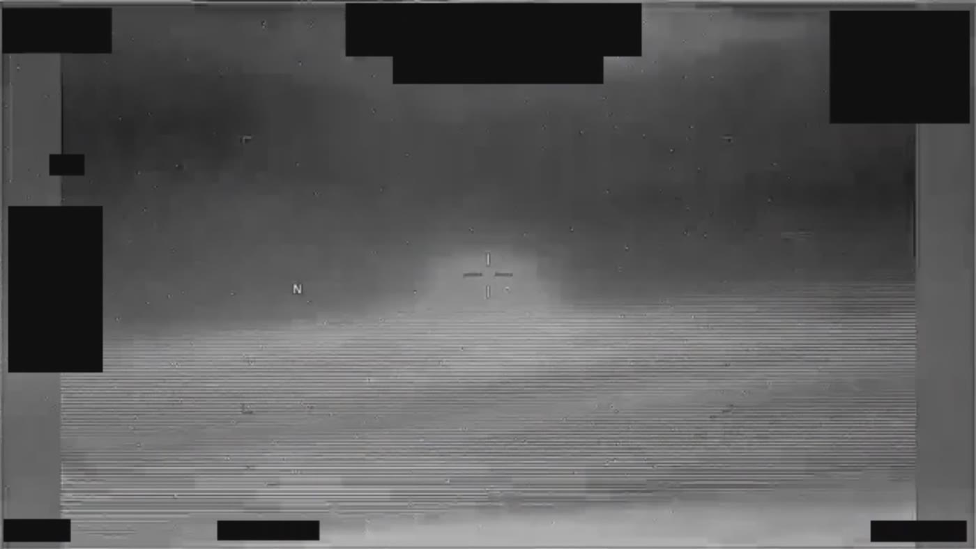 DOW-UAP-PR075のDVIDS公式映像 約18秒地点