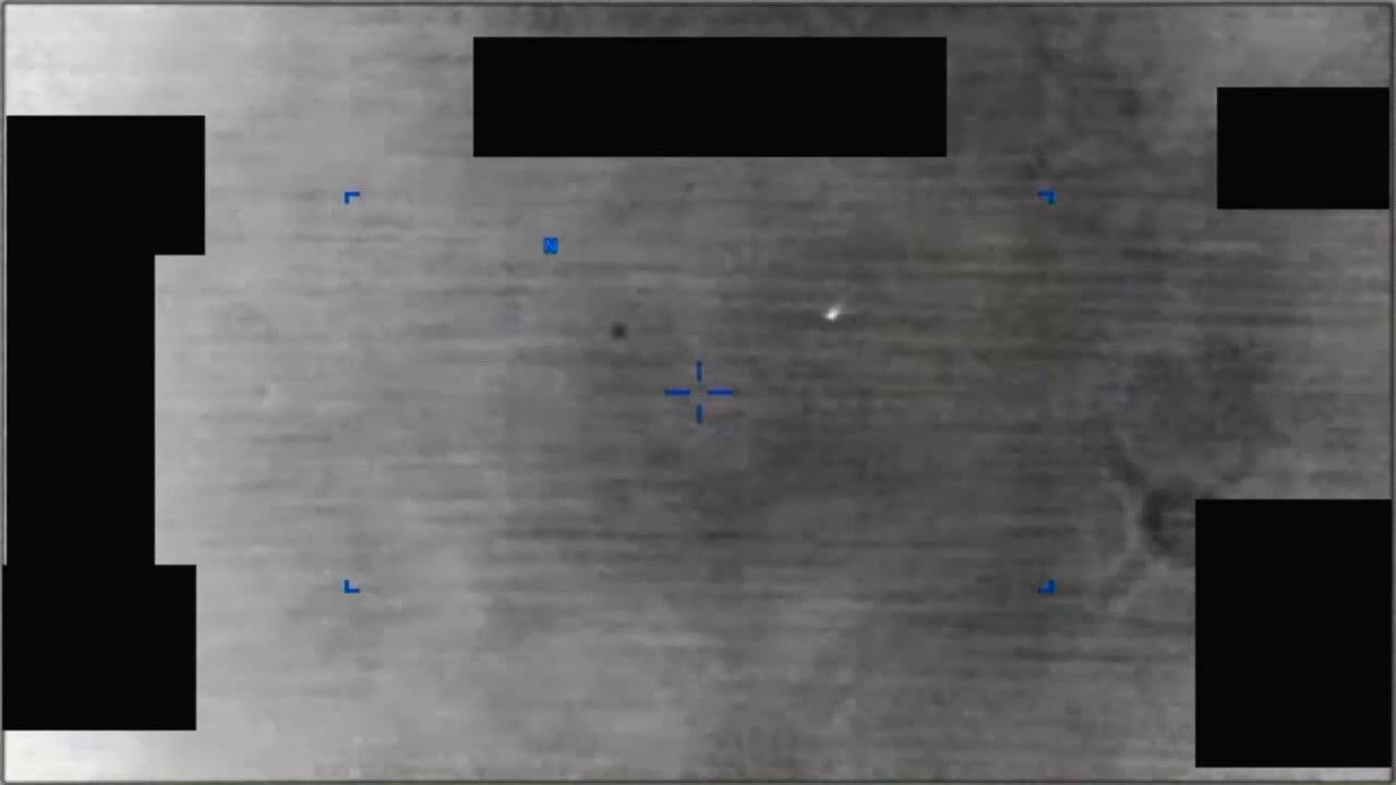 DOW-UAP-PR088のDVIDS公式映像 約238秒地点