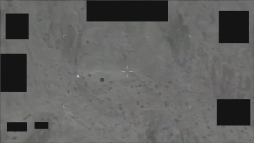 DOW-UAP-PR083のDVIDS公式映像 約54秒地点